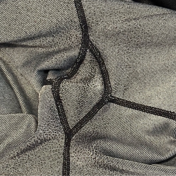 🎉LULULEMON High Rise Flared Leggings Pants Size 6 - Picture 14 of 16